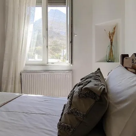 Laina Traditional Ferienhaus *
