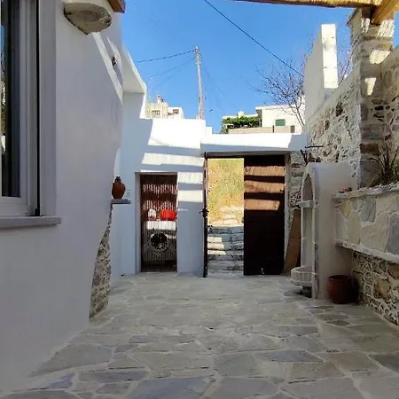 Laina Traditional Tatil Evi