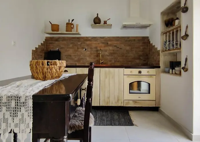 Laina Traditional Tatil Evi Apérathos