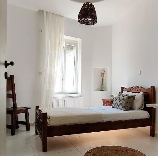 Laina Traditional Tatil Evi Apérathos